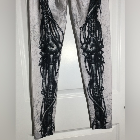 Skeletal leggings - Picture 3 of 5